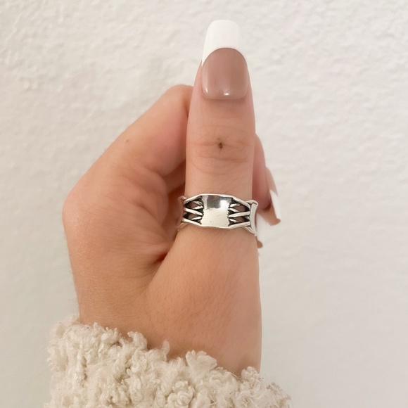 925 Sterling Silver Lace Up Ring Criss Cross Ring Modern Minimalist Ring - Picture 10 of 11